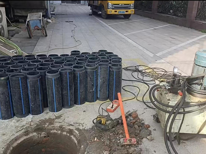 登封PE置换管厂家 DN315置换管 非开挖管短管置换